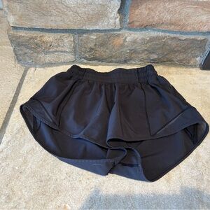Lululemon Low Rise 2.5” Hotty Hots